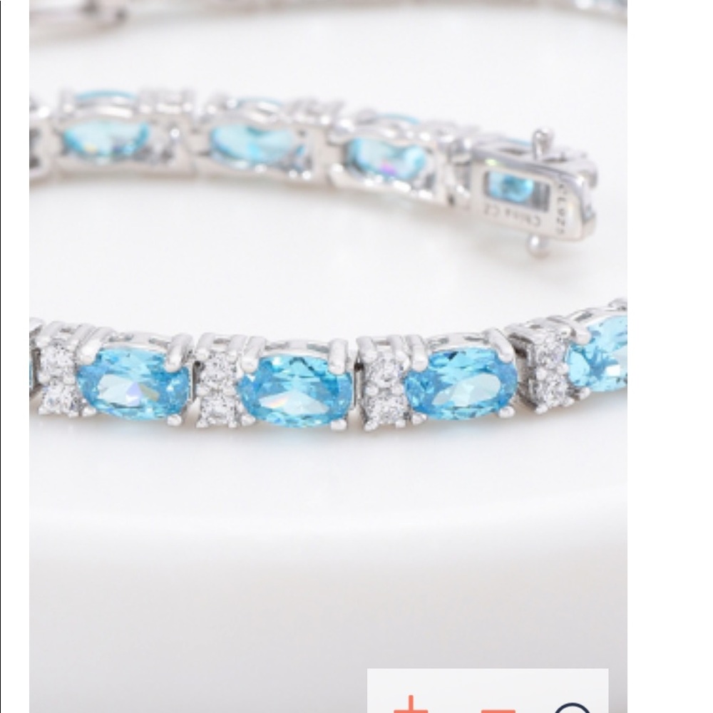 Glitz Glam shimmer Tennis bracelet - Picture 2 of 3